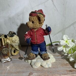 2002 Kuddles Korner "January" Skiing Bear Home Interiors Resin Retired